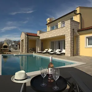 Villa Luxury Lidija, Brzac